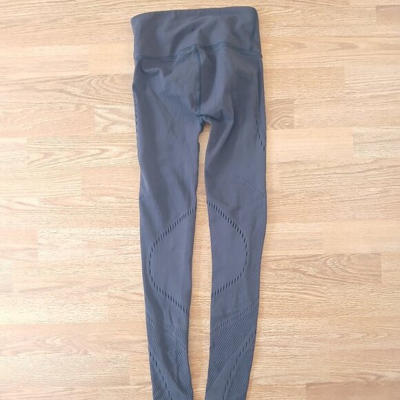 Lululemon Reveal Precision Tight 25" Boysenberry Purple Size 4 - Picture 6 of 8